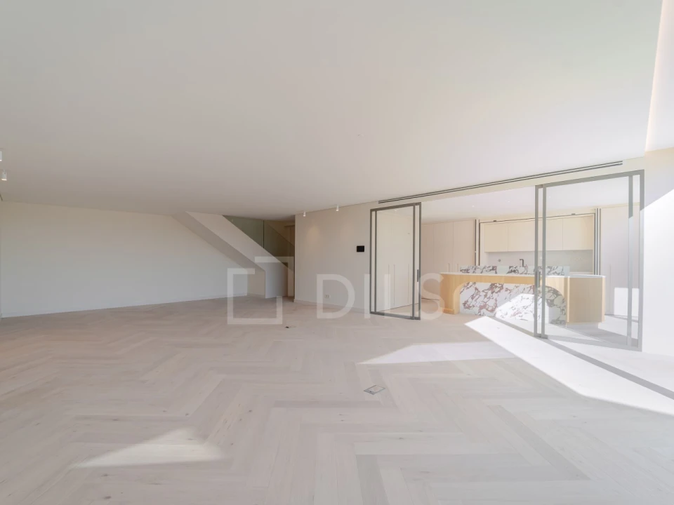 Apartamento T5 para Venda em Campanhã Foto 2