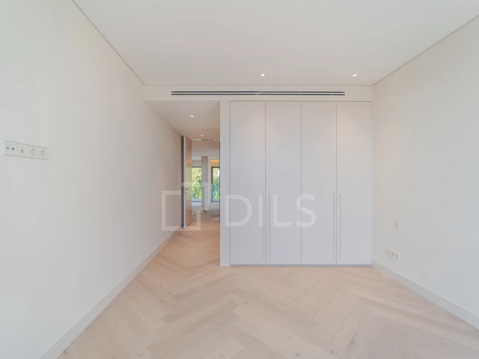 Apartamento T5 para Venda em Campanhã Foto 26