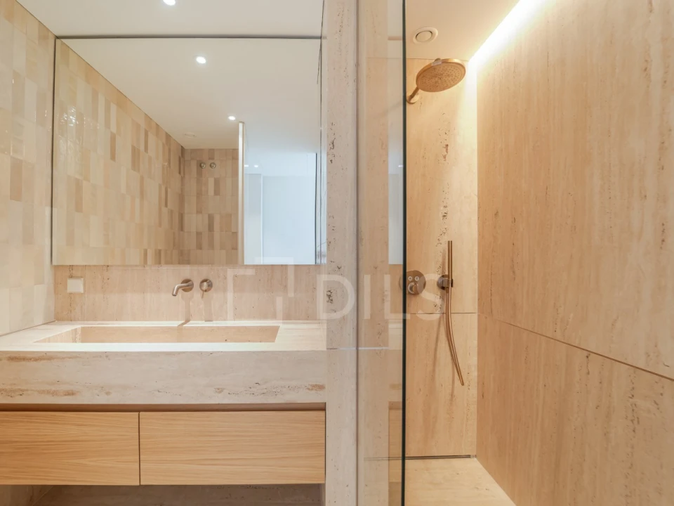 Apartamento T5 para Venda em Campanhã Foto 36