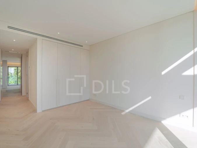 Apartamento T5 para Venda em Campanhã Foto 7
