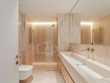 Apartamento T4 para Venda em Campanhã