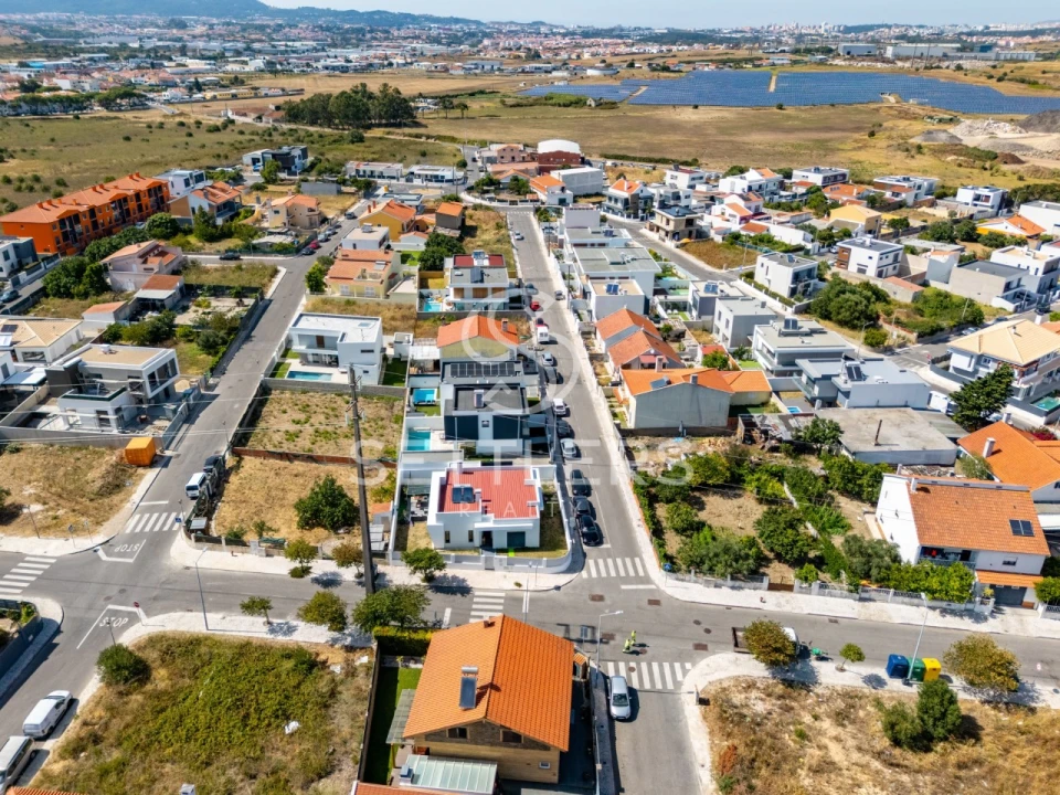 Moradia T4 para Venda em São Domingos de Rana Foto 30