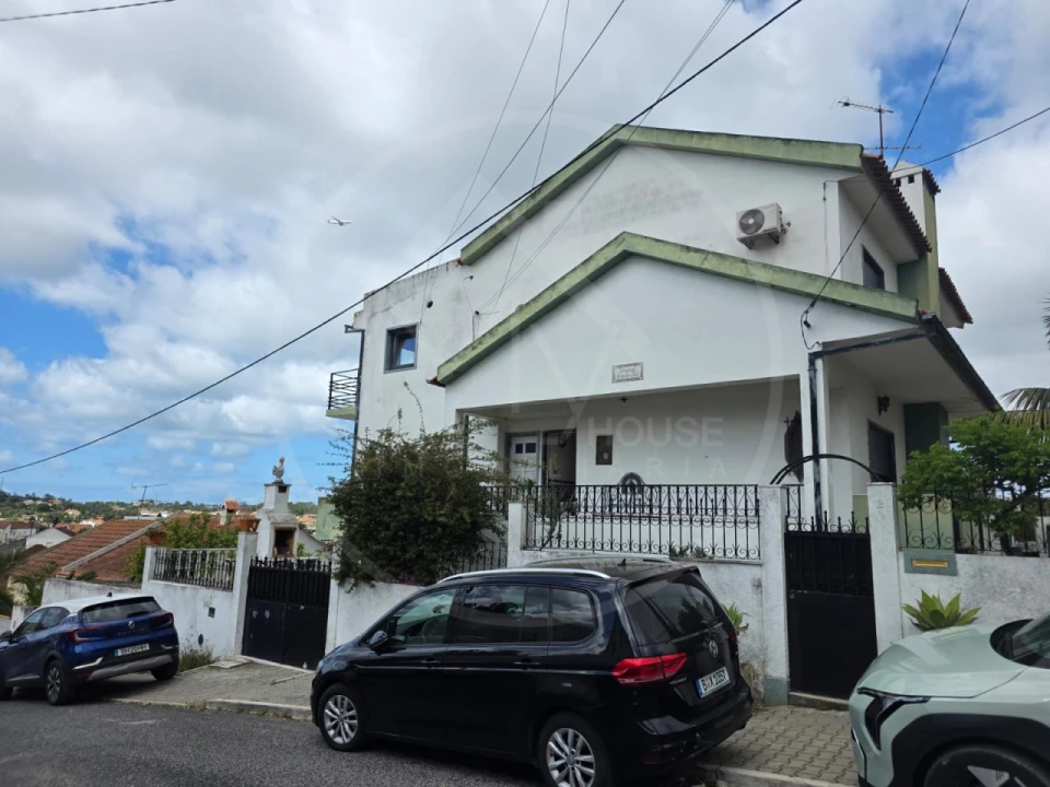 Moradia T7 para Venda em Charneca de Caparica e Sobreda Foto 2
