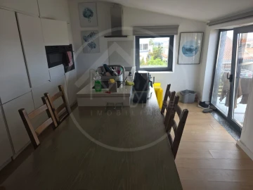 Moradia T7 para Venda em Charneca de Caparica e Sobreda