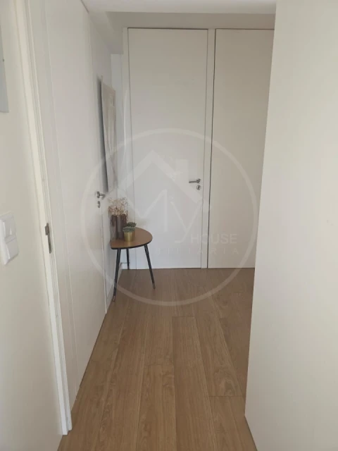 Moradia T7 para Venda em Charneca de Caparica e Sobreda