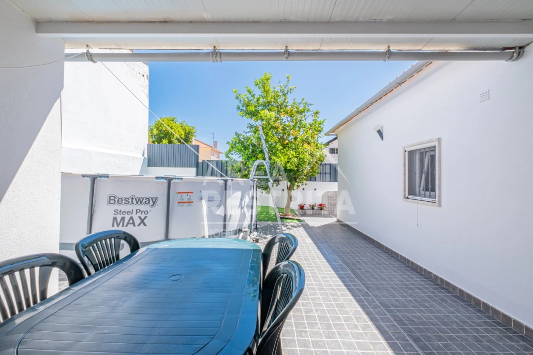 Moradia T3 para Venda em Quinta do Conde Foto 48