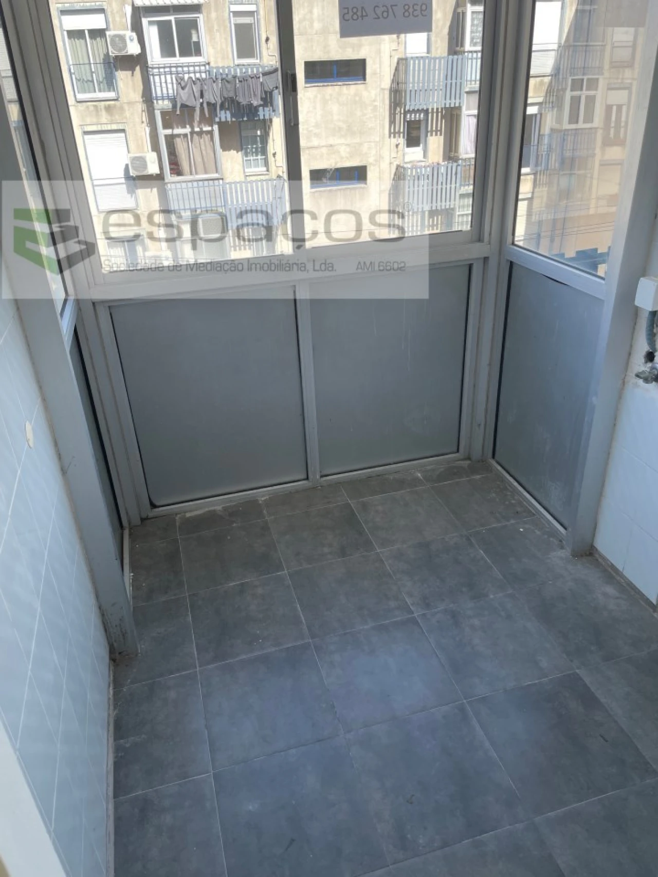 Apartamento T3 para Venda em Santo António dos Cavaleiros e Frielas Foto 3