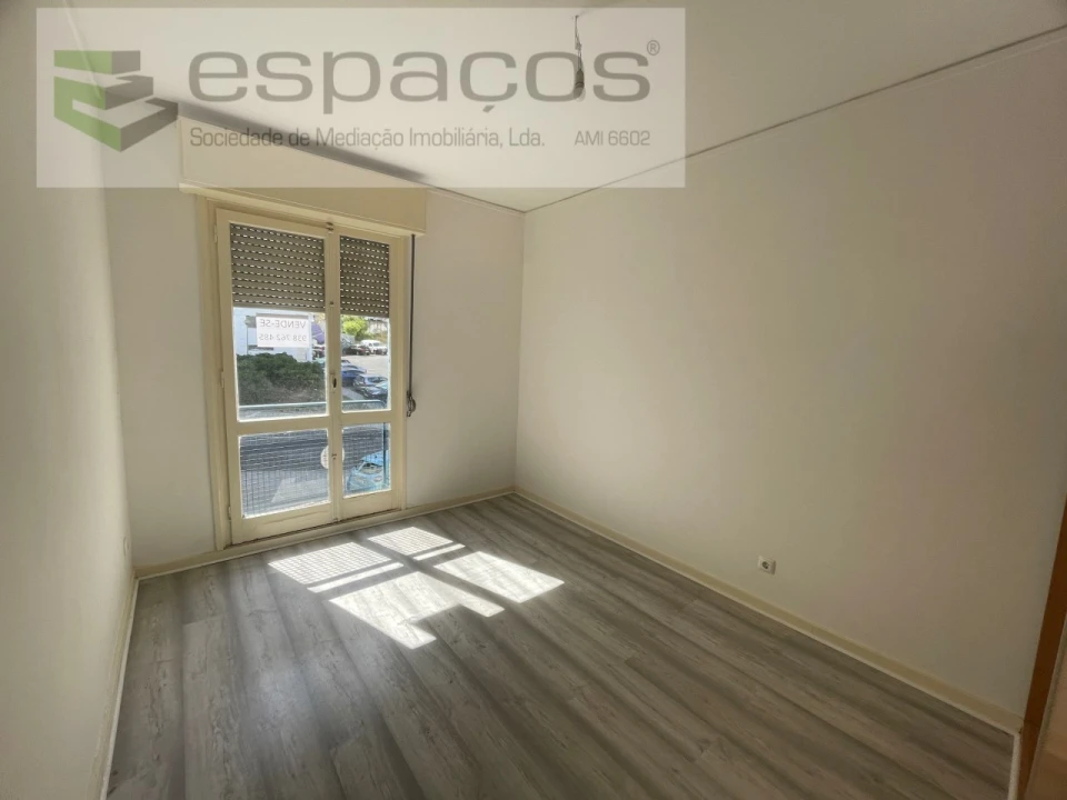Apartamento T3 para Venda em Santo António dos Cavaleiros e Frielas Foto 11