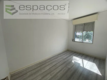 Apartamento T3 para Venda em Santo António dos Cavaleiros e Frielas