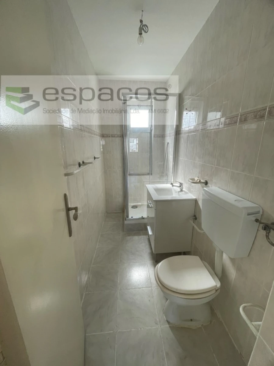Apartamento T3 para Venda em Santo António dos Cavaleiros e Frielas Foto 8