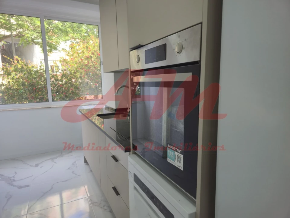 Apartamento T1 para Venda em Águas Livres Foto 6