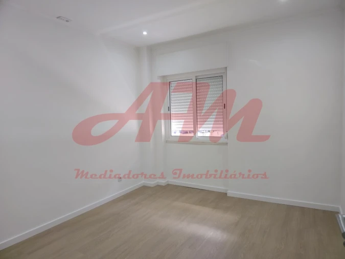 Apartamento T1 para Venda em Águas Livres Foto 15