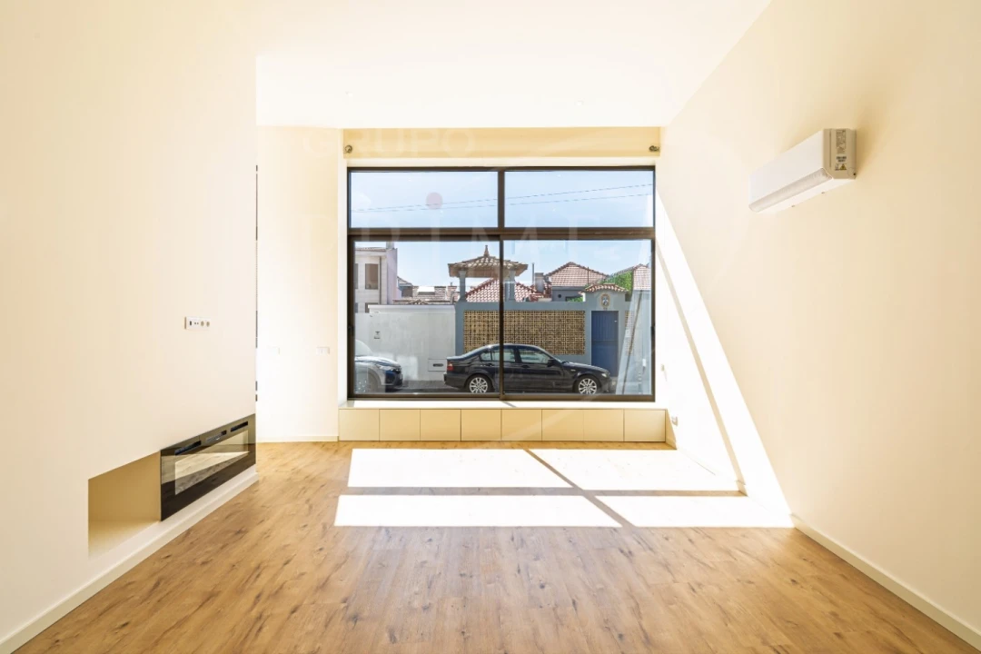 Apartamento T2 para Venda em Paranhos Foto 5