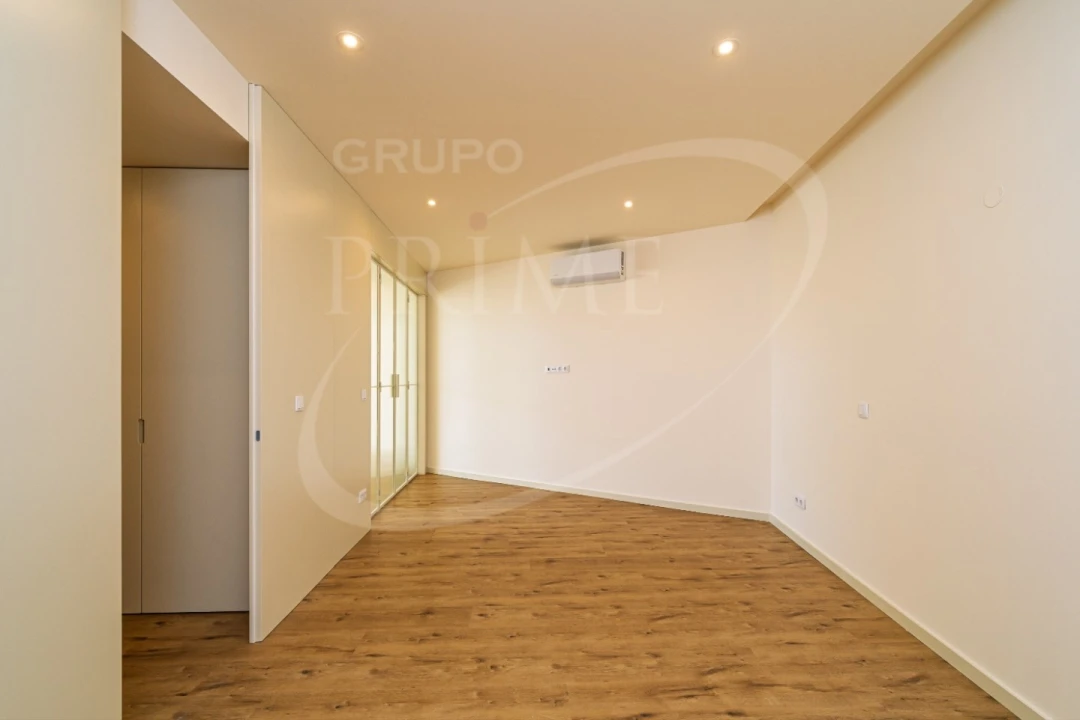 Apartamento T2 para Venda em Paranhos Foto 16