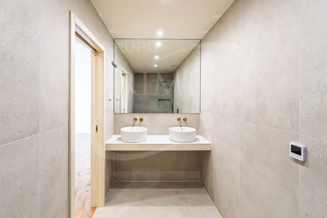 Apartamento T2 para Venda em Paranhos Foto 19