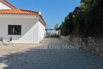 Moradia T4 para Venda em Moncarapacho e Fuseta