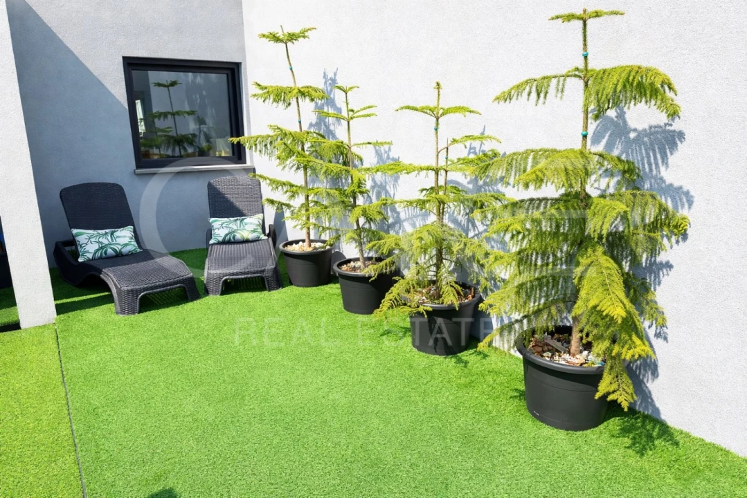 Apartamento T5 para Venda em Venteira Foto 44