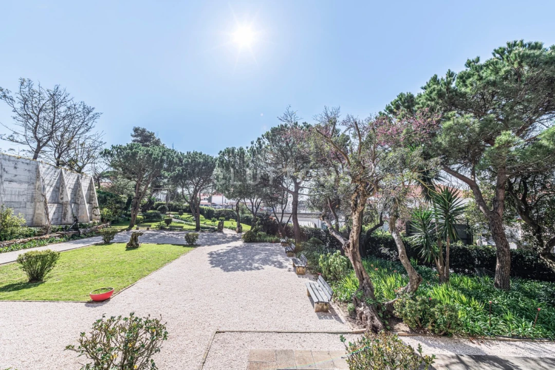 Apartamento T4 para Venda em Carcavelos e Parede Foto 37