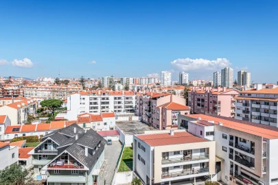 Apartamento T4 para Venda em Carcavelos e Parede