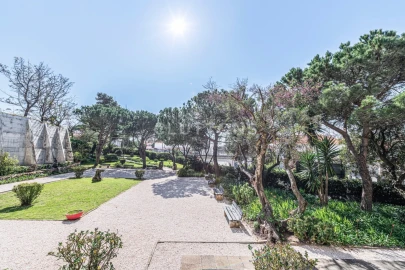 Apartamento T4 para Venda em Carcavelos e Parede