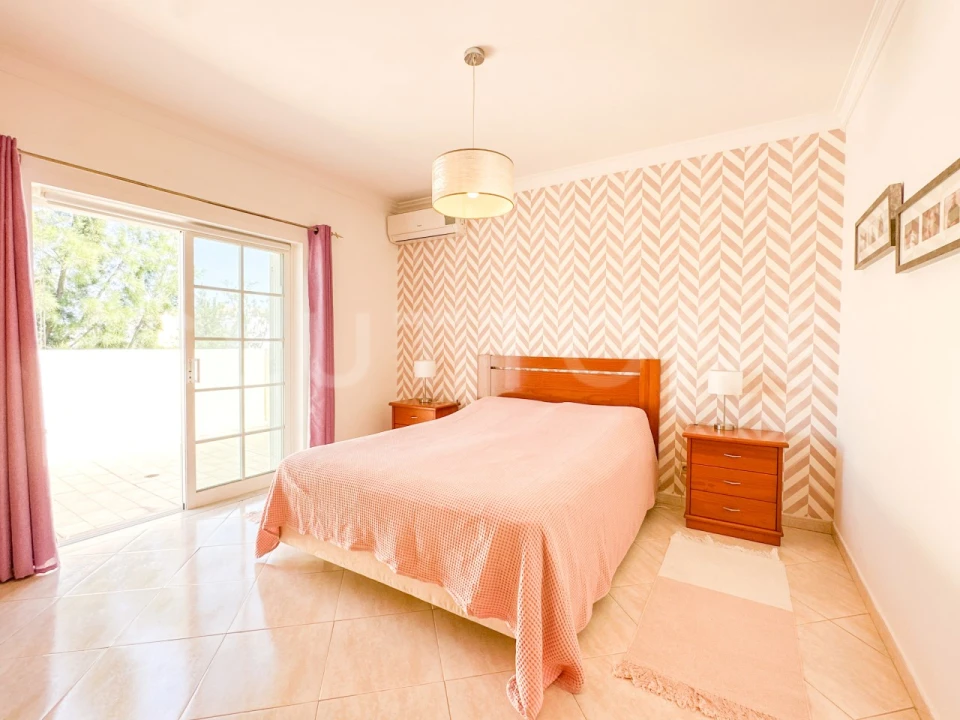 Apartamento T4 para Venda em Almancil Foto 16