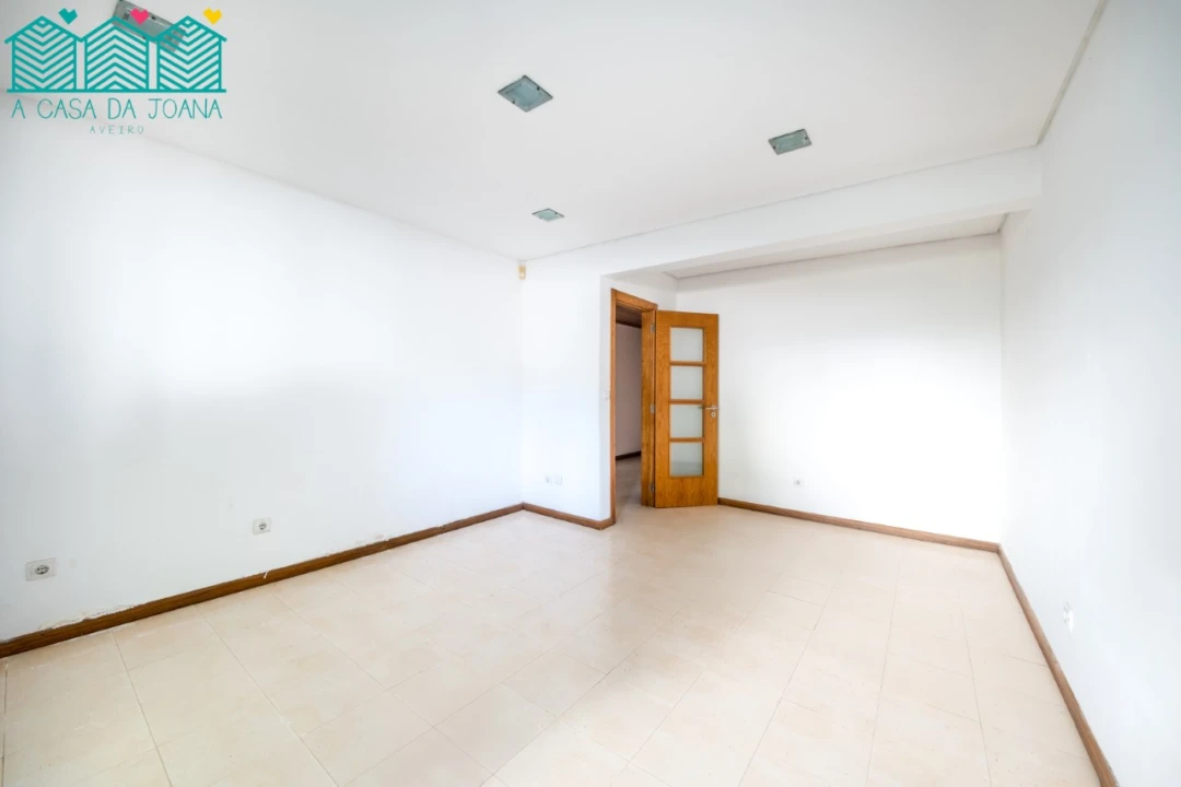 Apartamento T2 para Venda em Póvoa de Santa Iria e Forte da Casa Foto 5