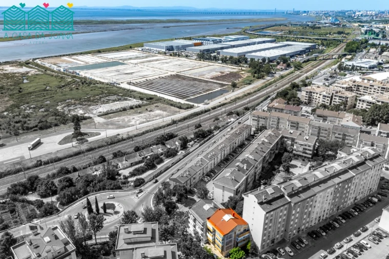 Apartamento T2 para Venda em Póvoa de Santa Iria e Forte da Casa Foto 23
