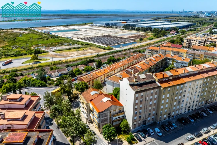Apartamento T2 para Venda em Póvoa de Santa Iria e Forte da Casa Foto 29