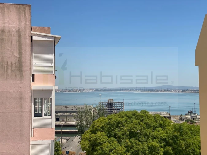 Apartamento T2 para Venda em Almada, Cova da Piedade, Pragal e Cacilhas Foto 44