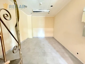 Loja para Venda em Santo António dos Cavaleiros e Frielas