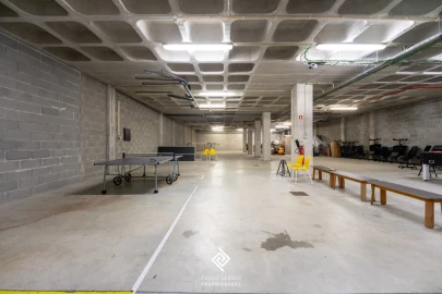 Armazém para Venda em Serzedo e Perosinho