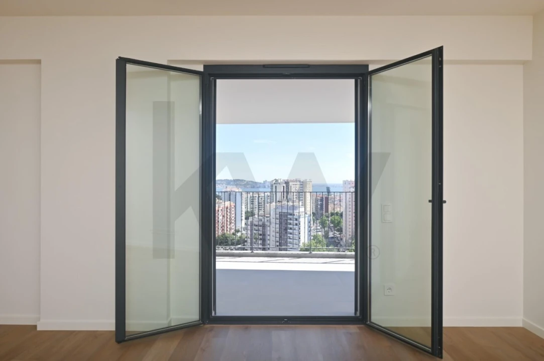Apartamento T4 para Venda em Algés, Linda-A-Velha e Cruz Quebrada-Dafundo Foto 5