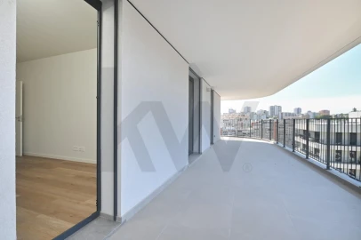 Apartamento T4 para Venda em Algés, Linda-A-Velha e Cruz Quebrada-Dafundo