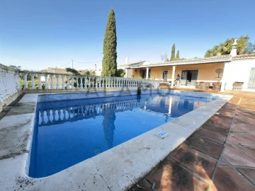 Moradia T4 para Venda em Loule (São Clemente)