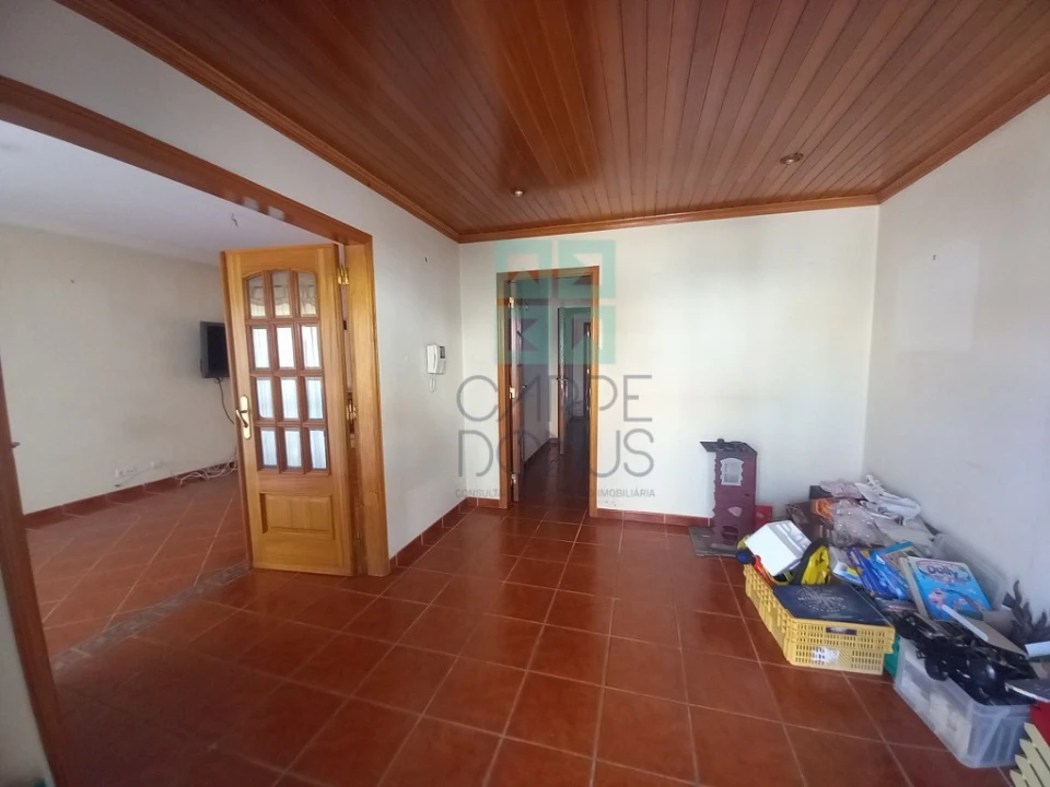 Moradia T4 para Venda em Santo Isidoro Foto 9