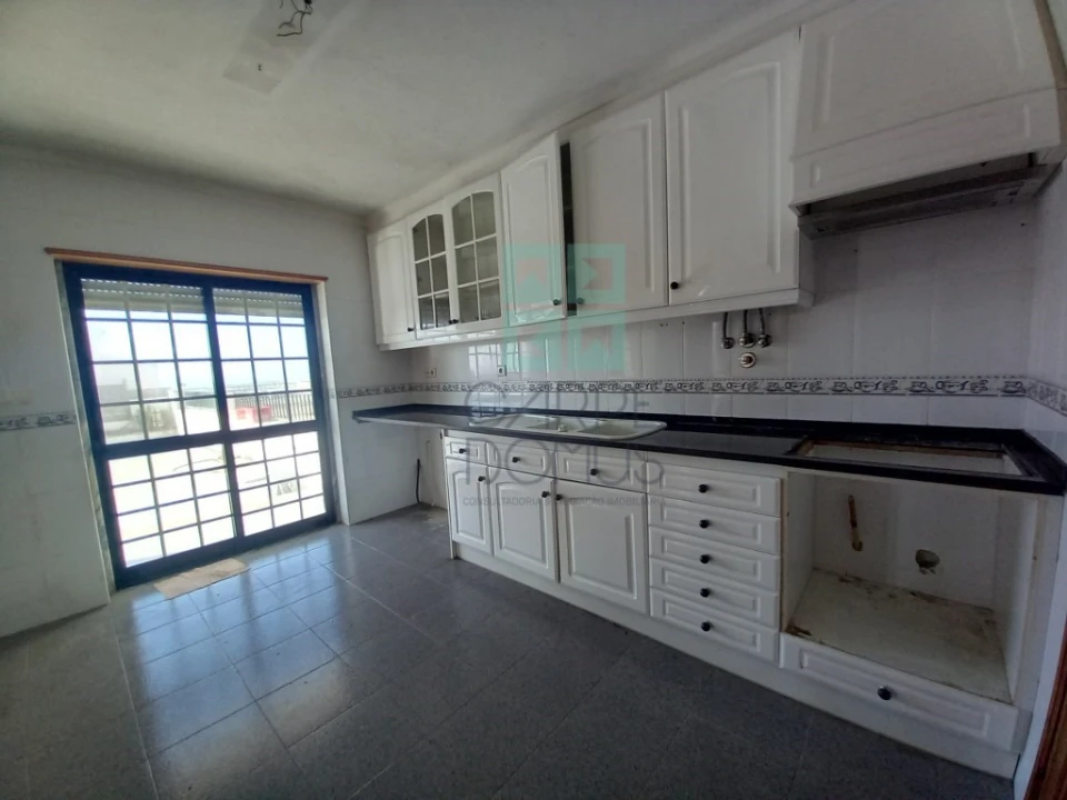 Moradia T4 para Venda em Santo Isidoro Foto 13