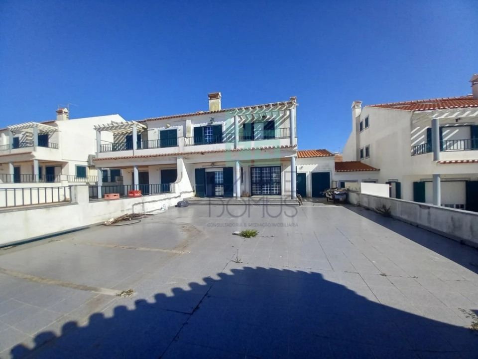 Moradia T4 para Venda em Santo Isidoro Foto 18