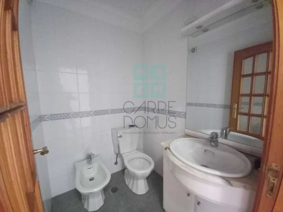 Moradia T4 para Venda em Santo Isidoro Foto 22