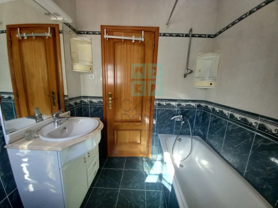 Moradia T4 para Venda em Santo Isidoro Foto 29