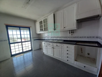 Moradia T4 para Venda em Santo Isidoro