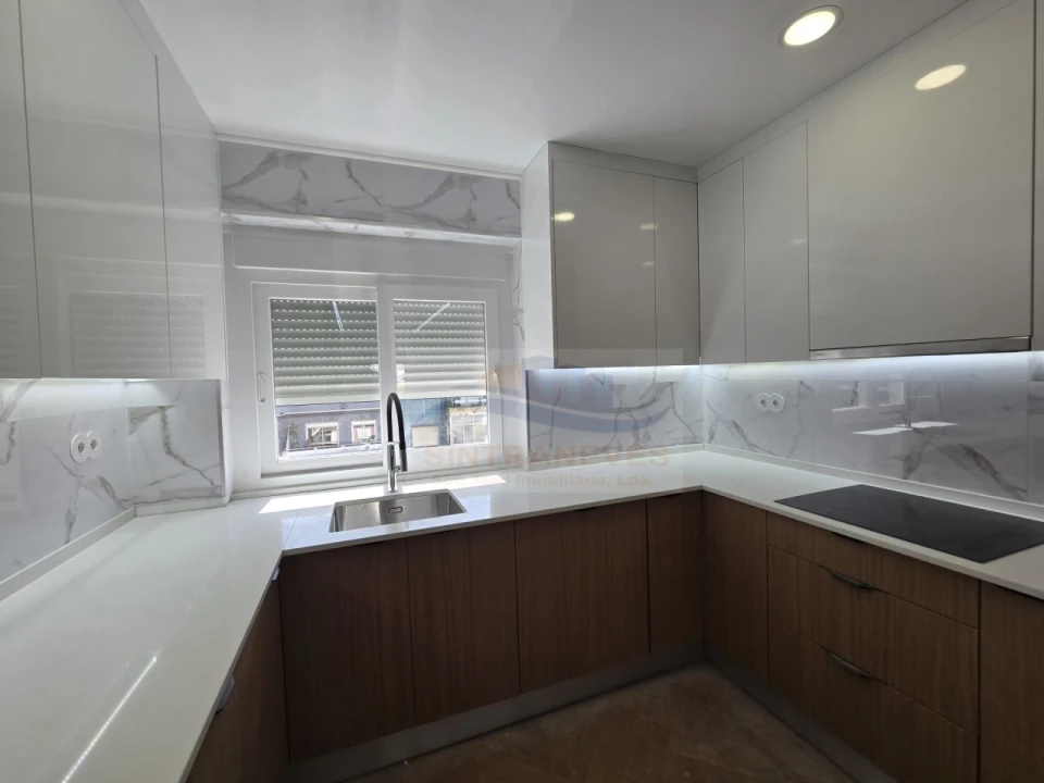 Apartamento T3 para Venda em Mina de Água Foto 24