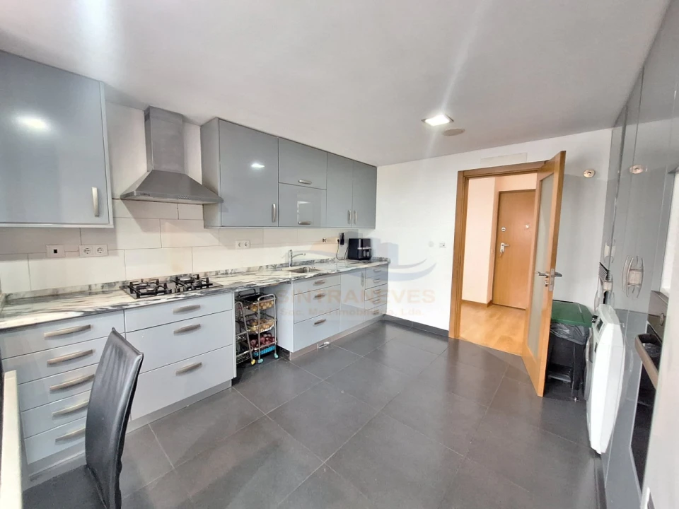 Apartamento T2 para Venda em Venteira Foto 3