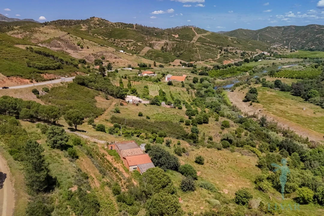 Moradia T3 para Venda em Alferce Foto 2