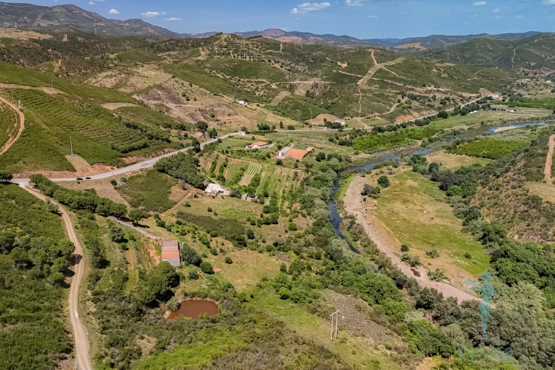 Moradia T3 para Venda em Alferce Foto 37