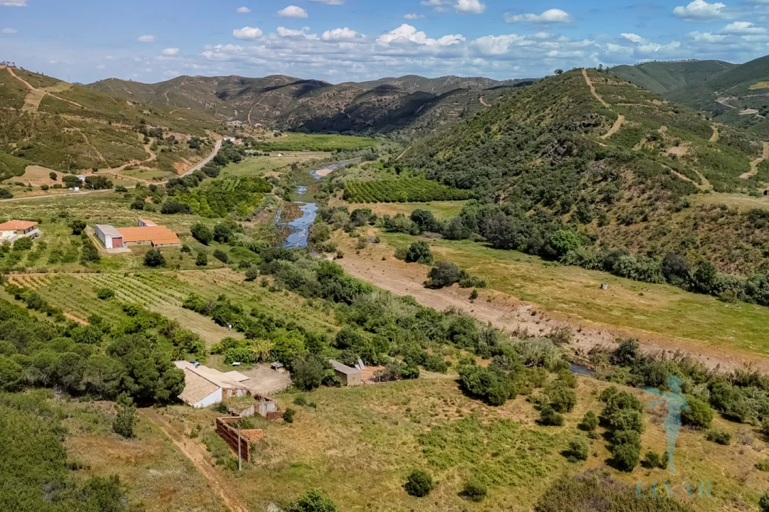 Quinta T3 para Venda em Alferce Foto 3