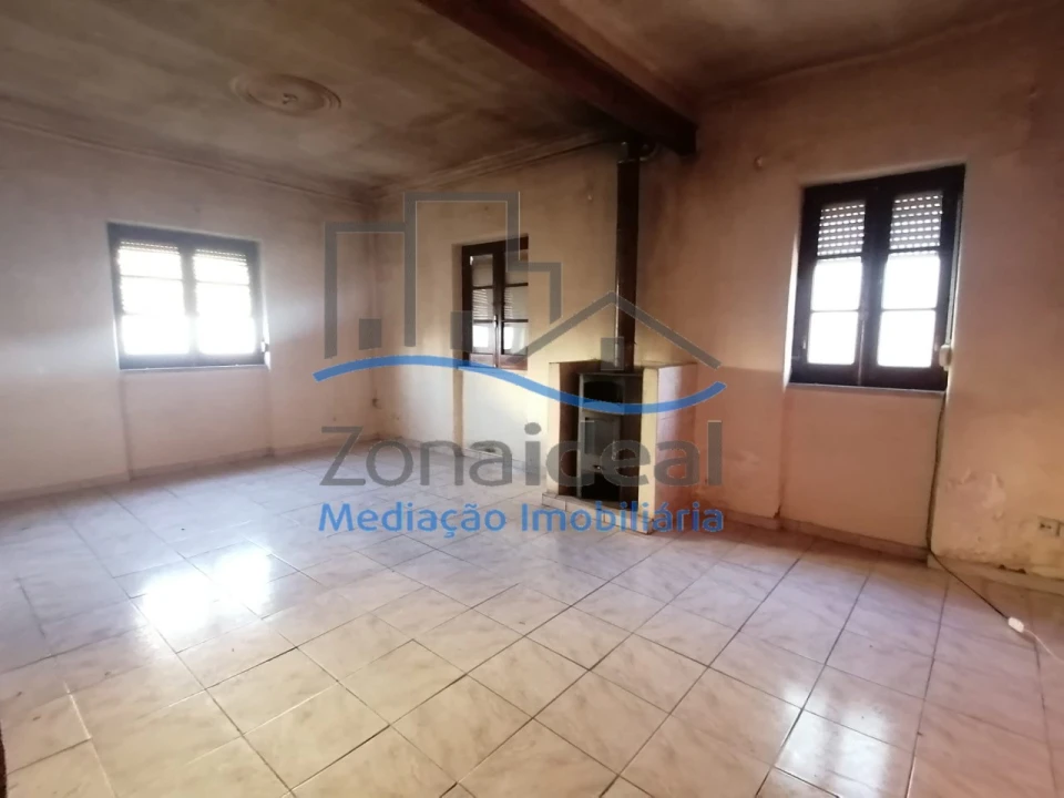 Moradia T3 para Venda em Ota Foto 6