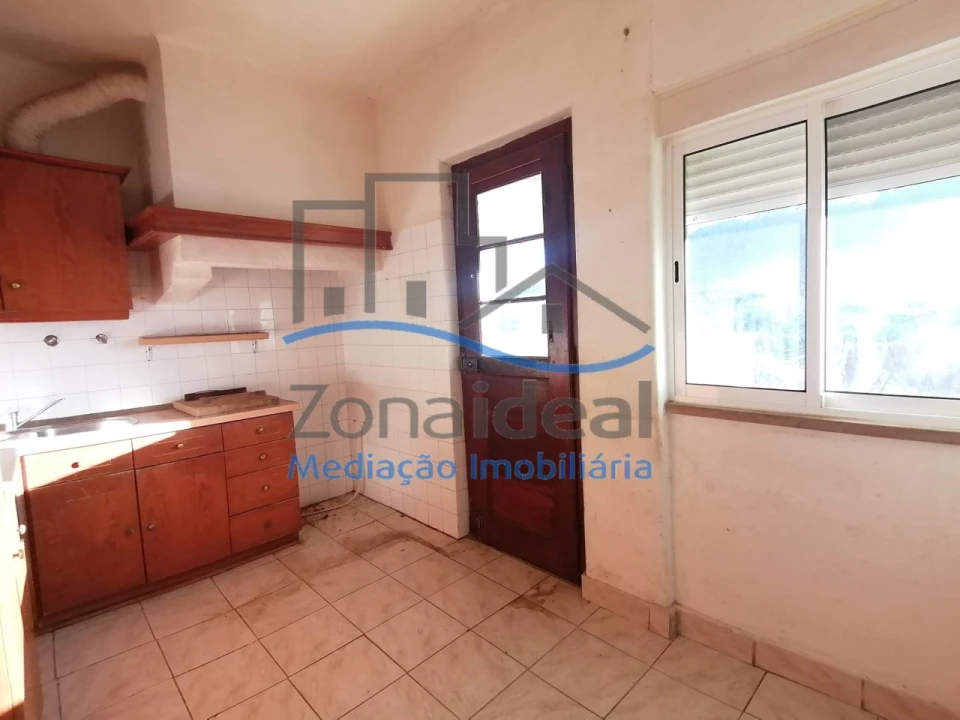 Moradia T3 para Venda em Ota Foto 13