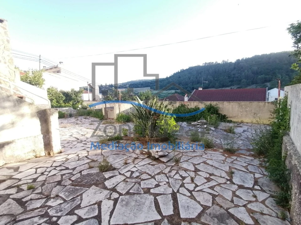 Moradia T3 para Venda em Ota Foto 3