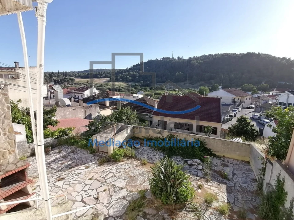 Moradia T3 para Venda em Ota Foto 16