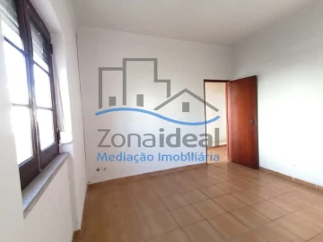 Moradia T3 para Venda em Ota